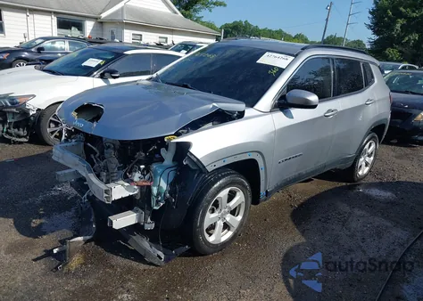 2019 Jeep Compass Latitude 4X4 from USA, damaged, VIN 3C4NJDBB1KT682739